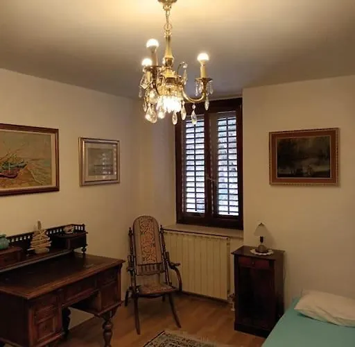 Cosy House In Historic Centre Izola