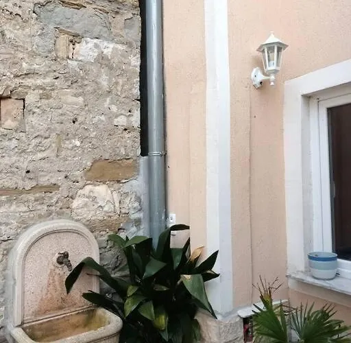 Cosy House In Historic Centre Izola