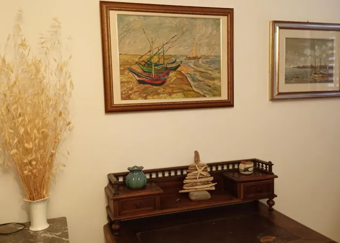 Cosy House In Historic Centre Semesterbostad